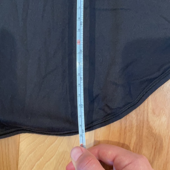 Size 2 lululemon roll out tank black - Picture 12 of 12